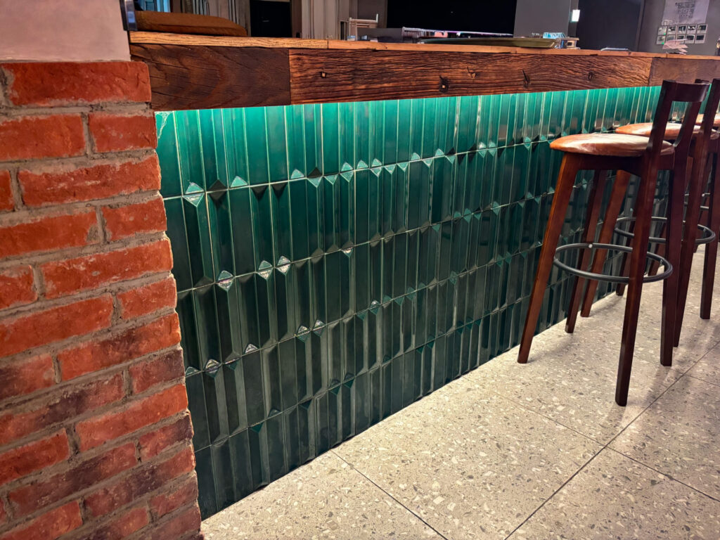 落ち着いたカウンター